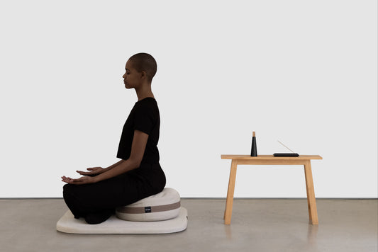 Meditation Bench vs Cushion (Zafu)