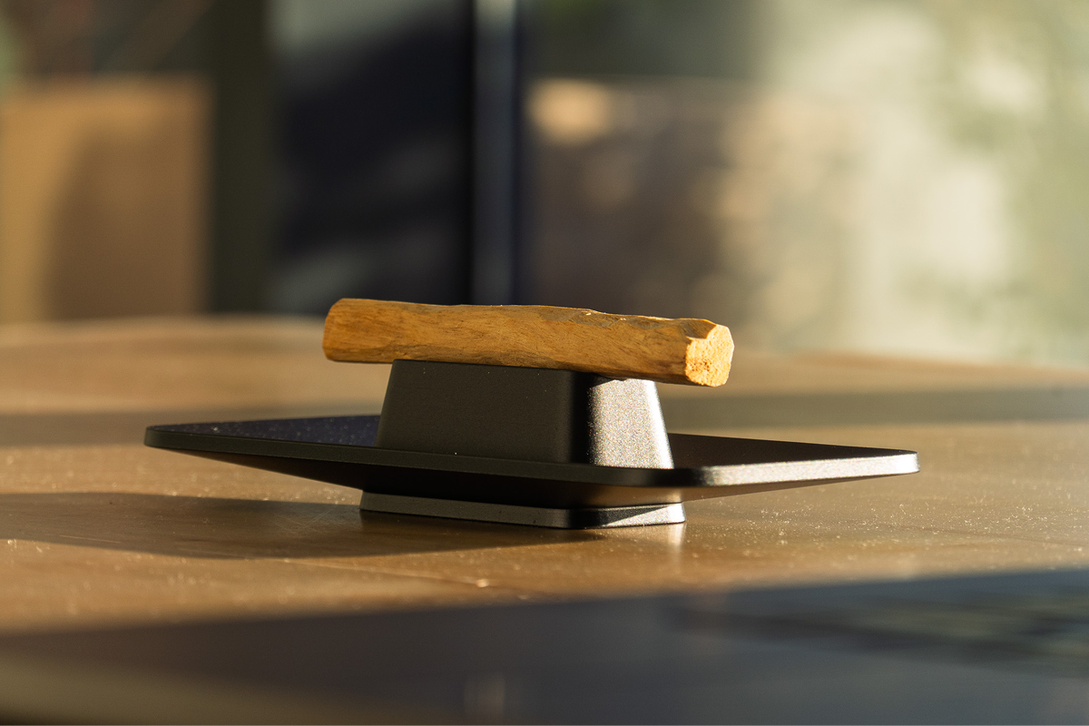 Objects that hold their place